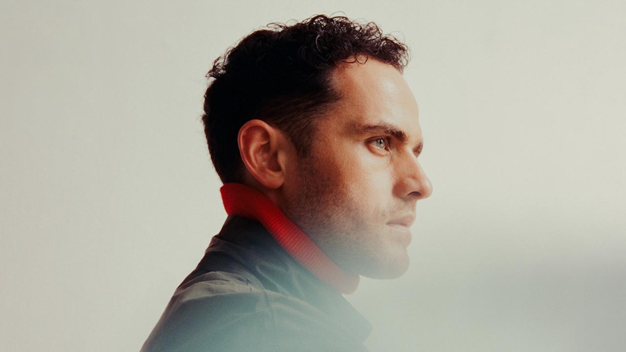Jordan Rakei regressa com Enemies