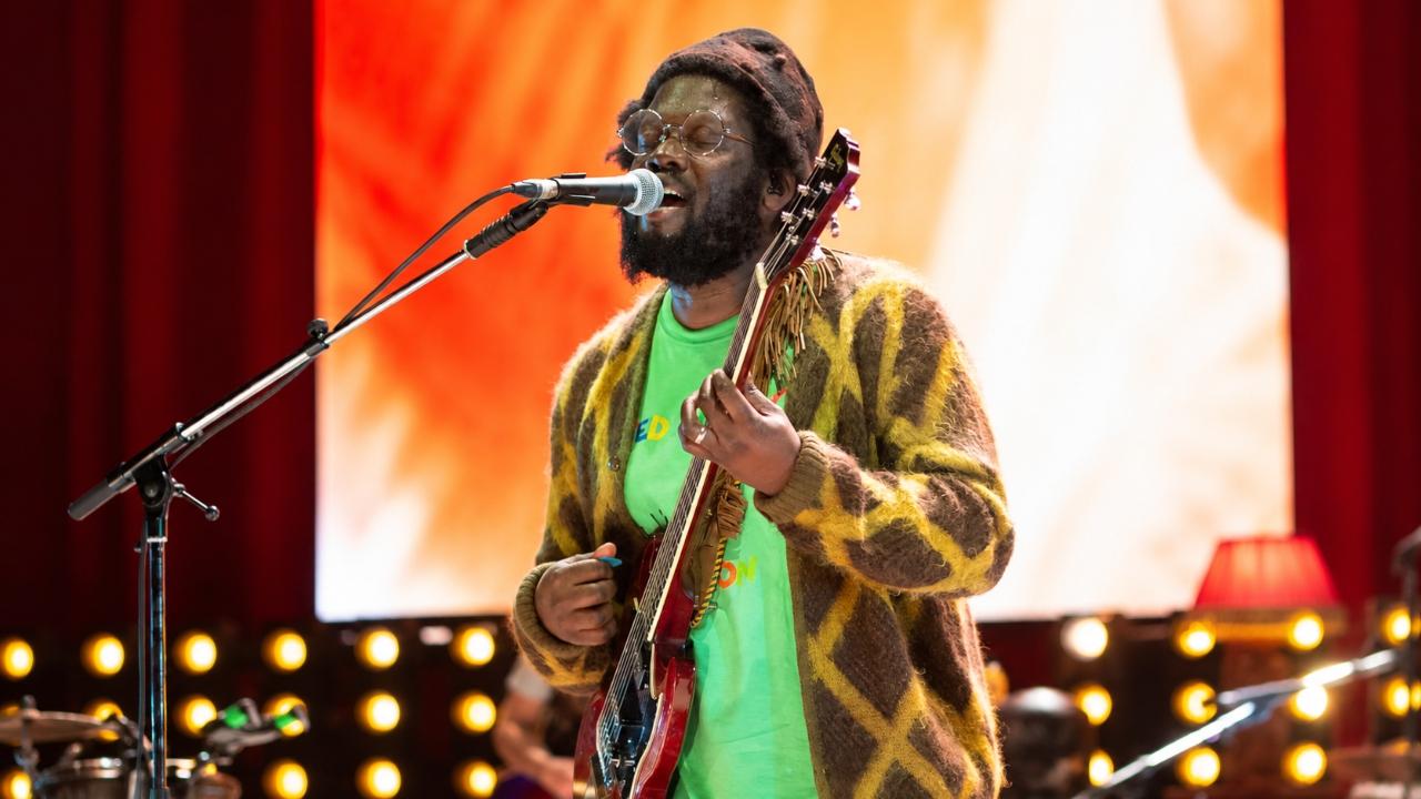 Michael Kiwanuka em recuperação após AVC