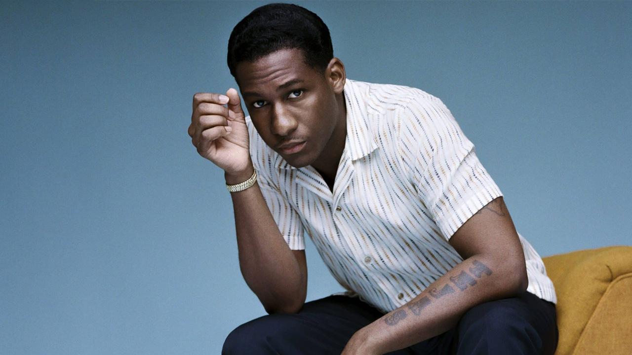 Leon Bridges revela mais quatro temas de Happiness Anytime