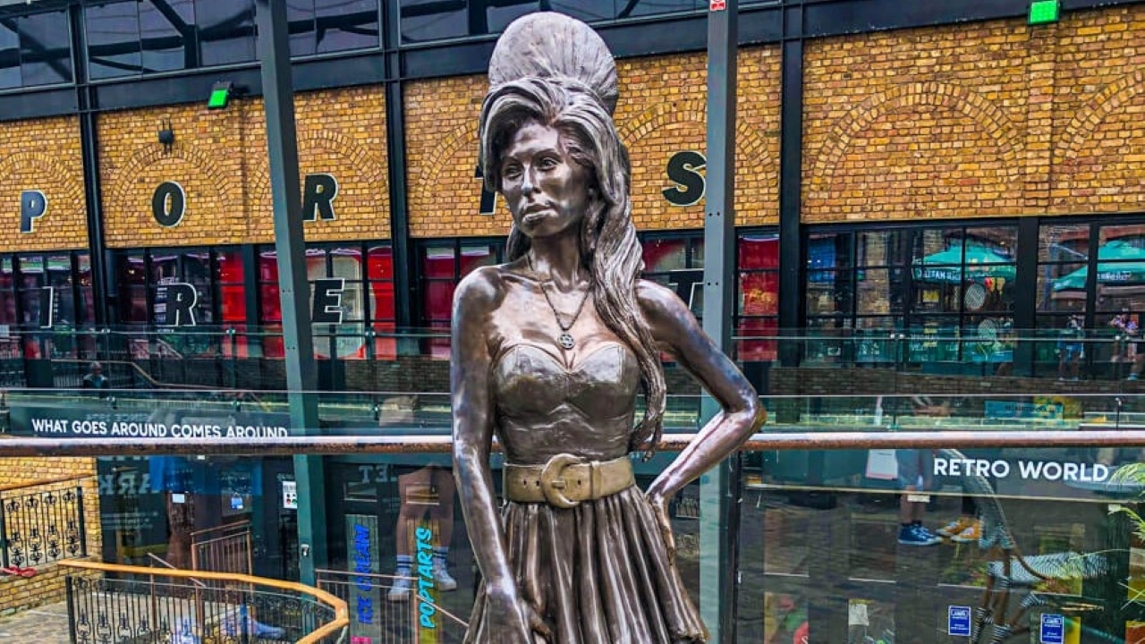 Amy_Statue_Camden