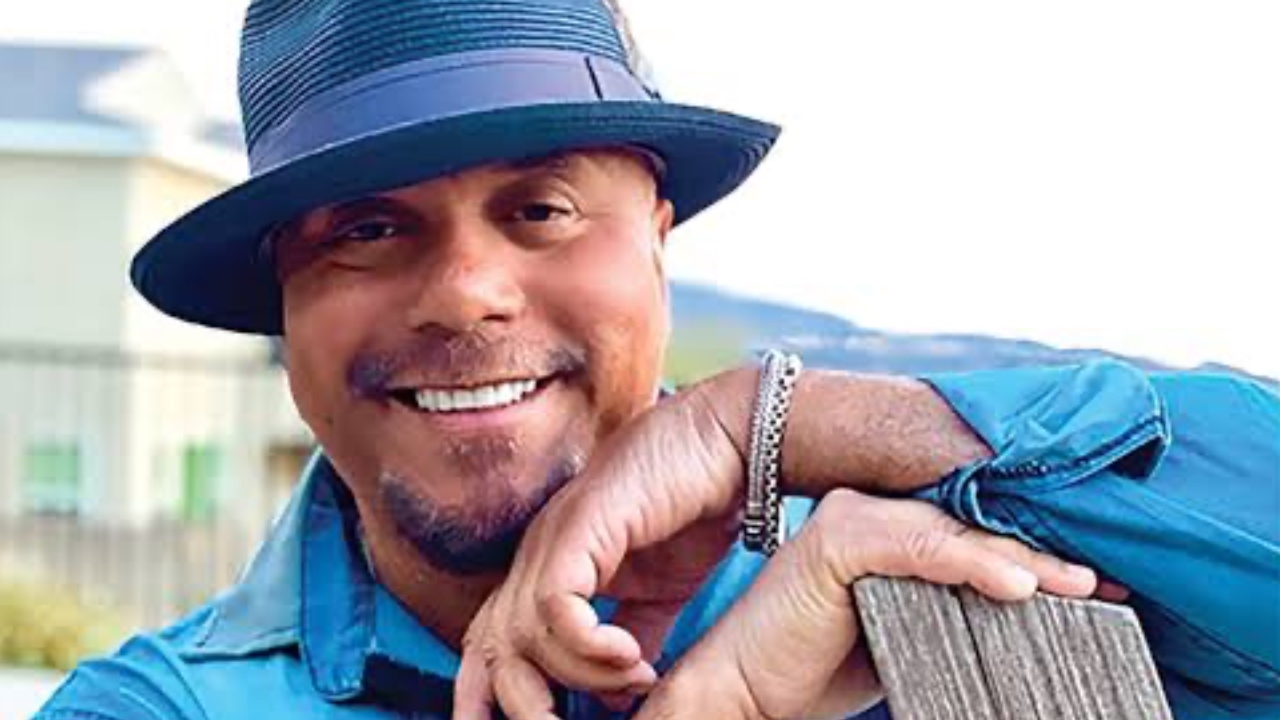 howard-hewett